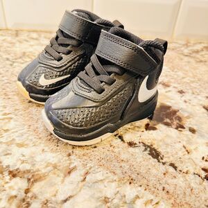 Nike Team Hustle Baby Shoes